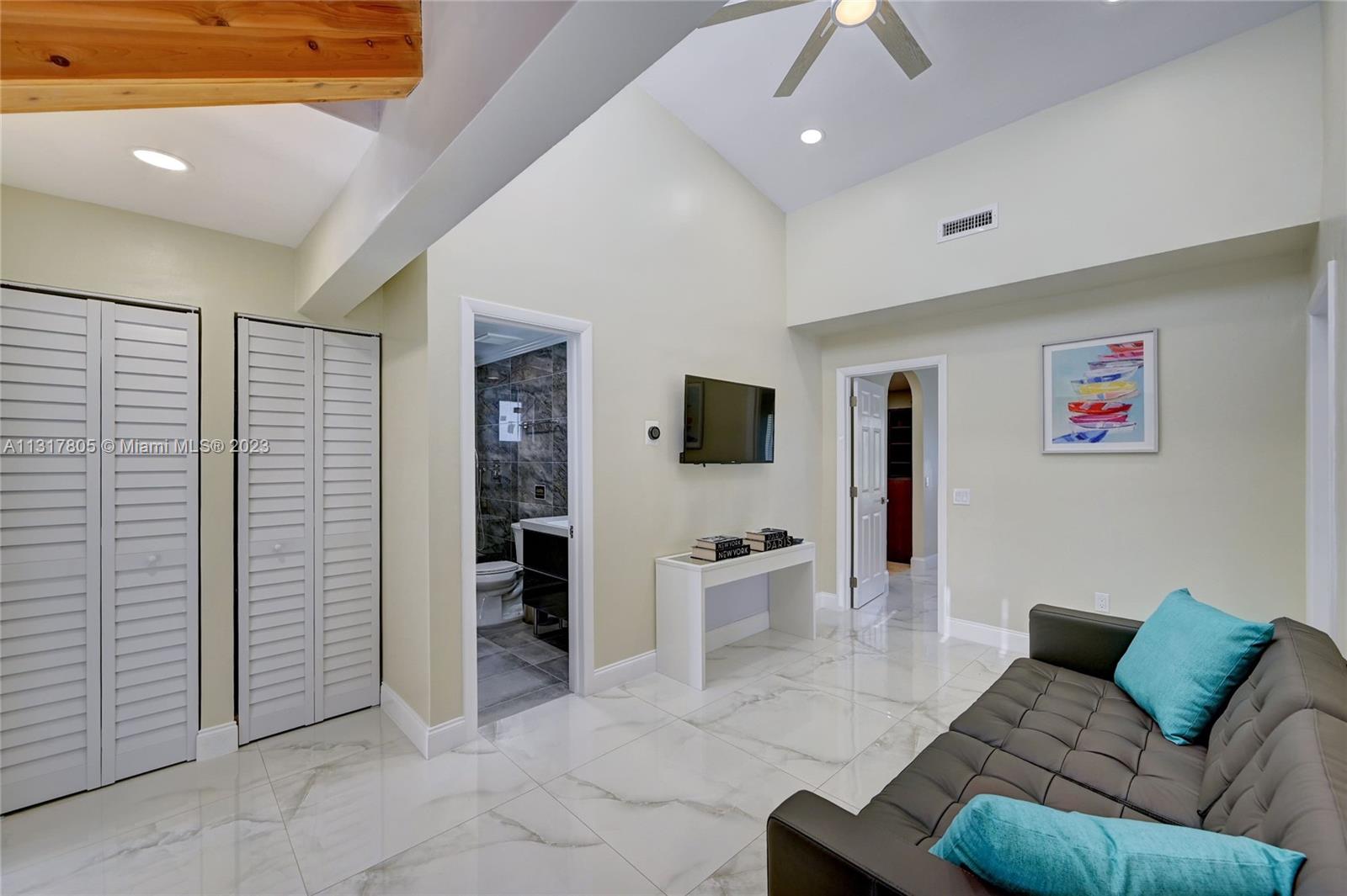 1109 Hollywood Blvd Property Photo 41