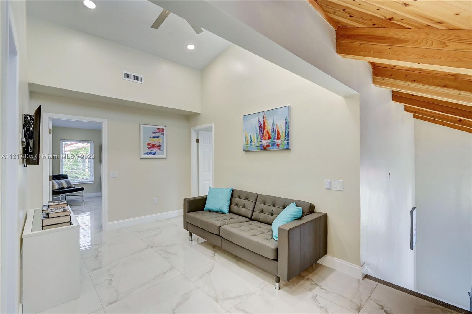 1109 Hollywood Blvd Property Photo 42