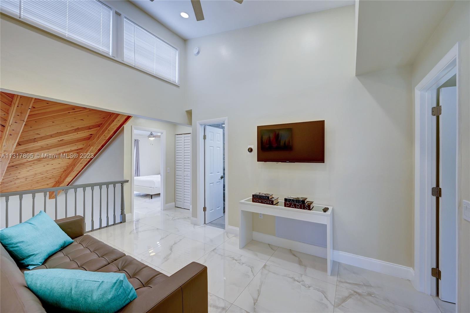 1109 Hollywood Blvd Property Photo 43