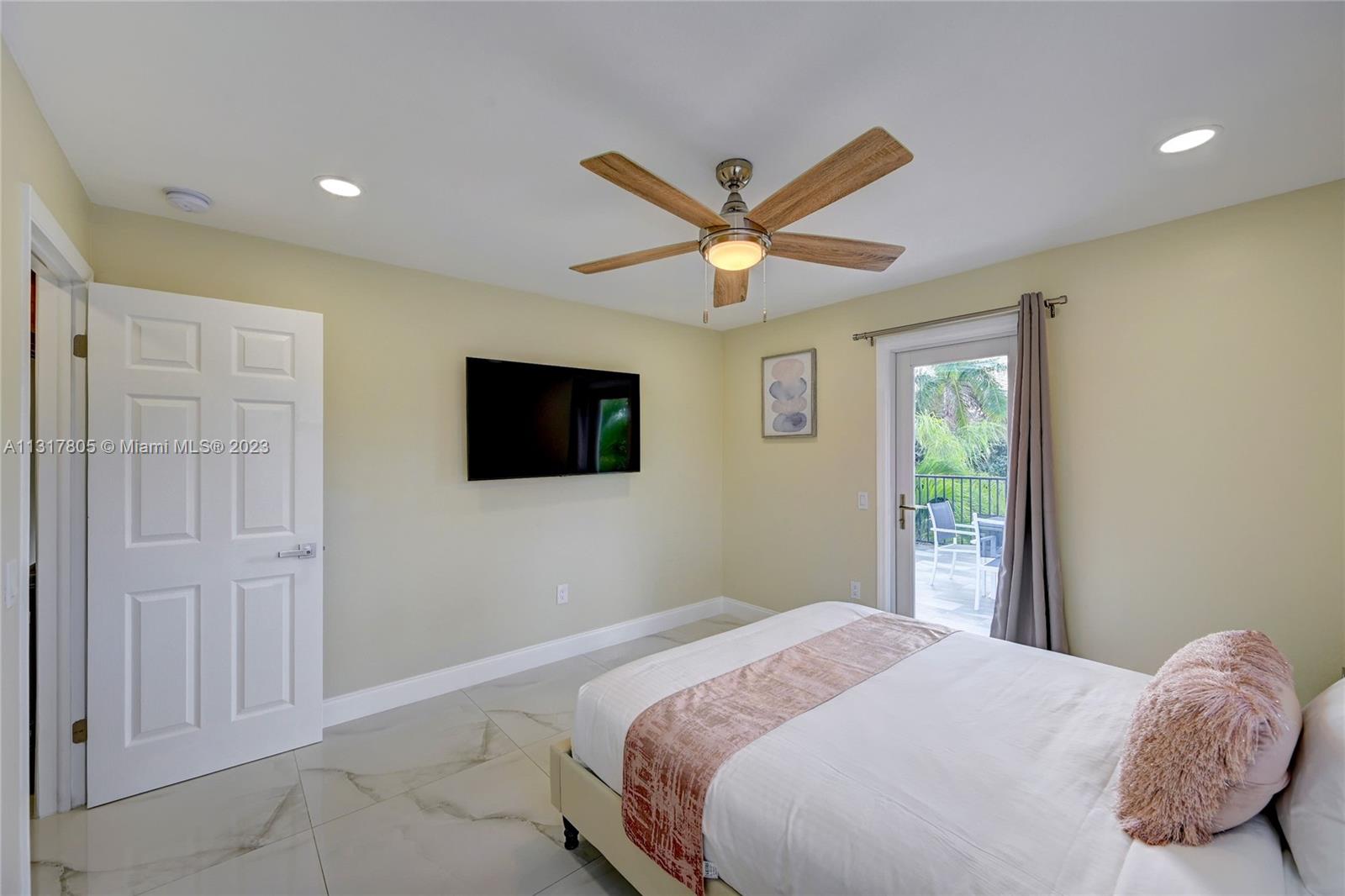 1109 Hollywood Blvd Property Photo 45