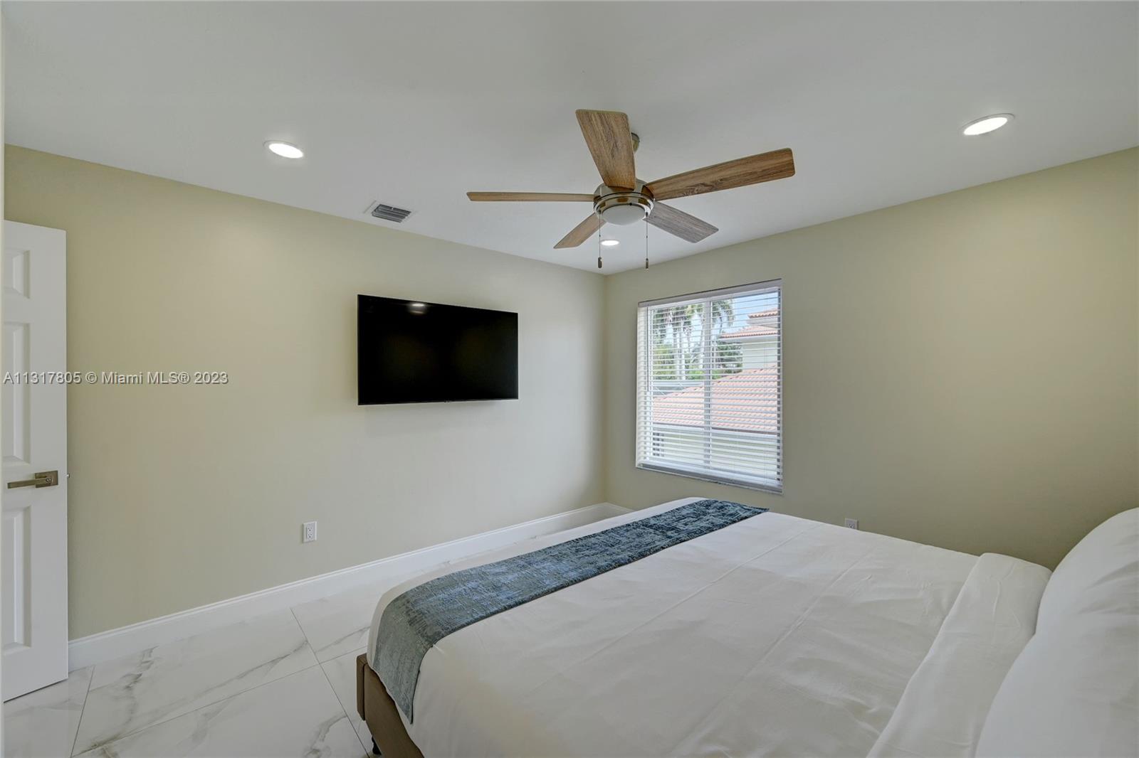 1109 Hollywood Blvd Property Photo 57