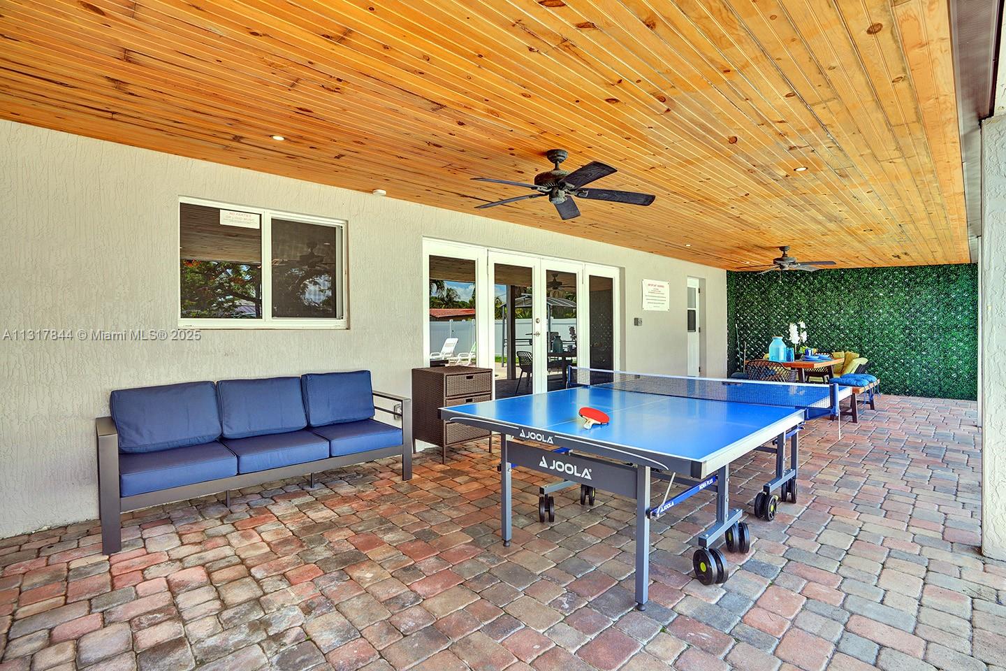 1301 Rodman St Property Photo 9