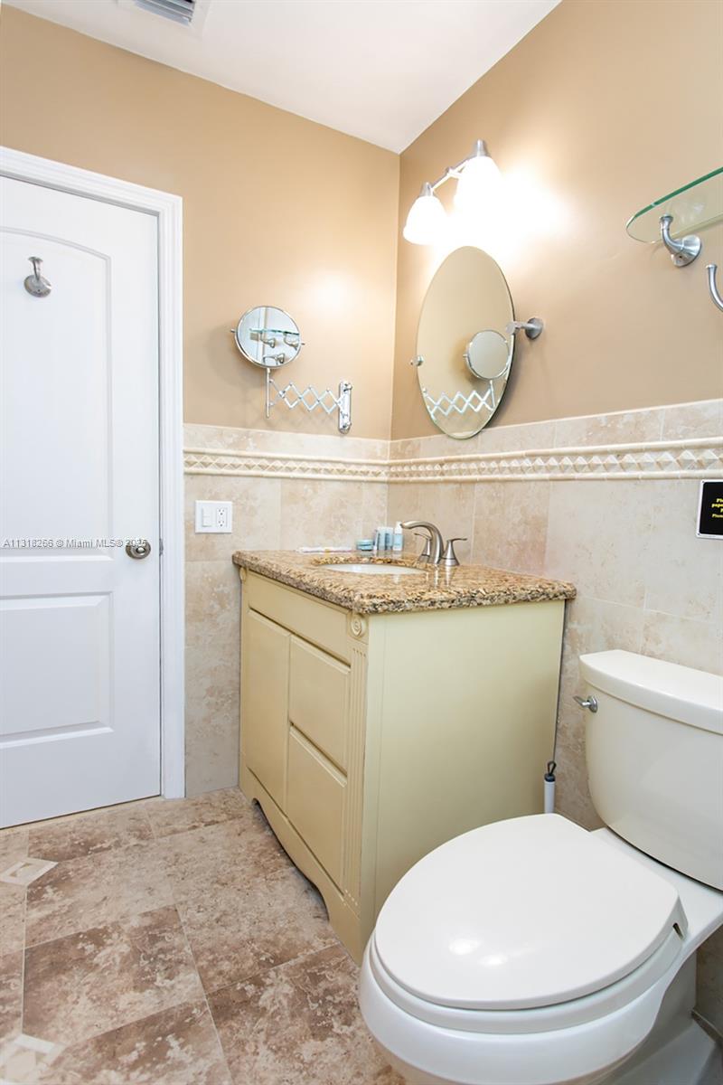 1311 Rodman St Property Photo 11