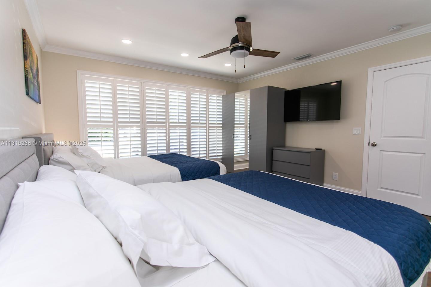 1311 Rodman St Property Photo 16