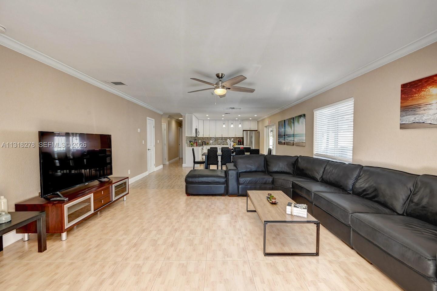 825 Harrison St Property Photo 4