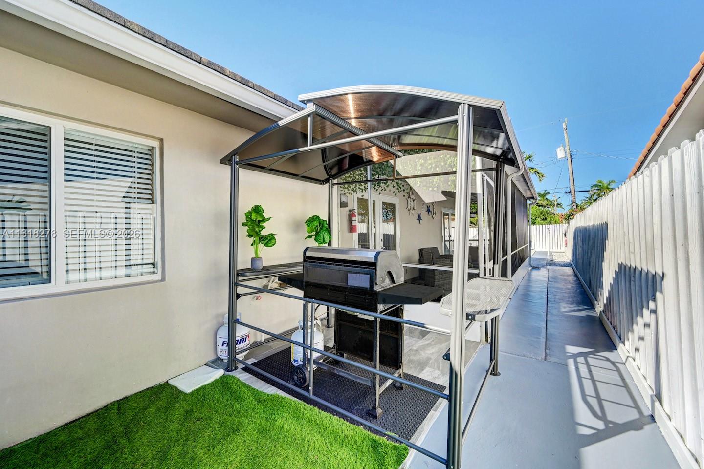 825 Harrison St Property Photo 29