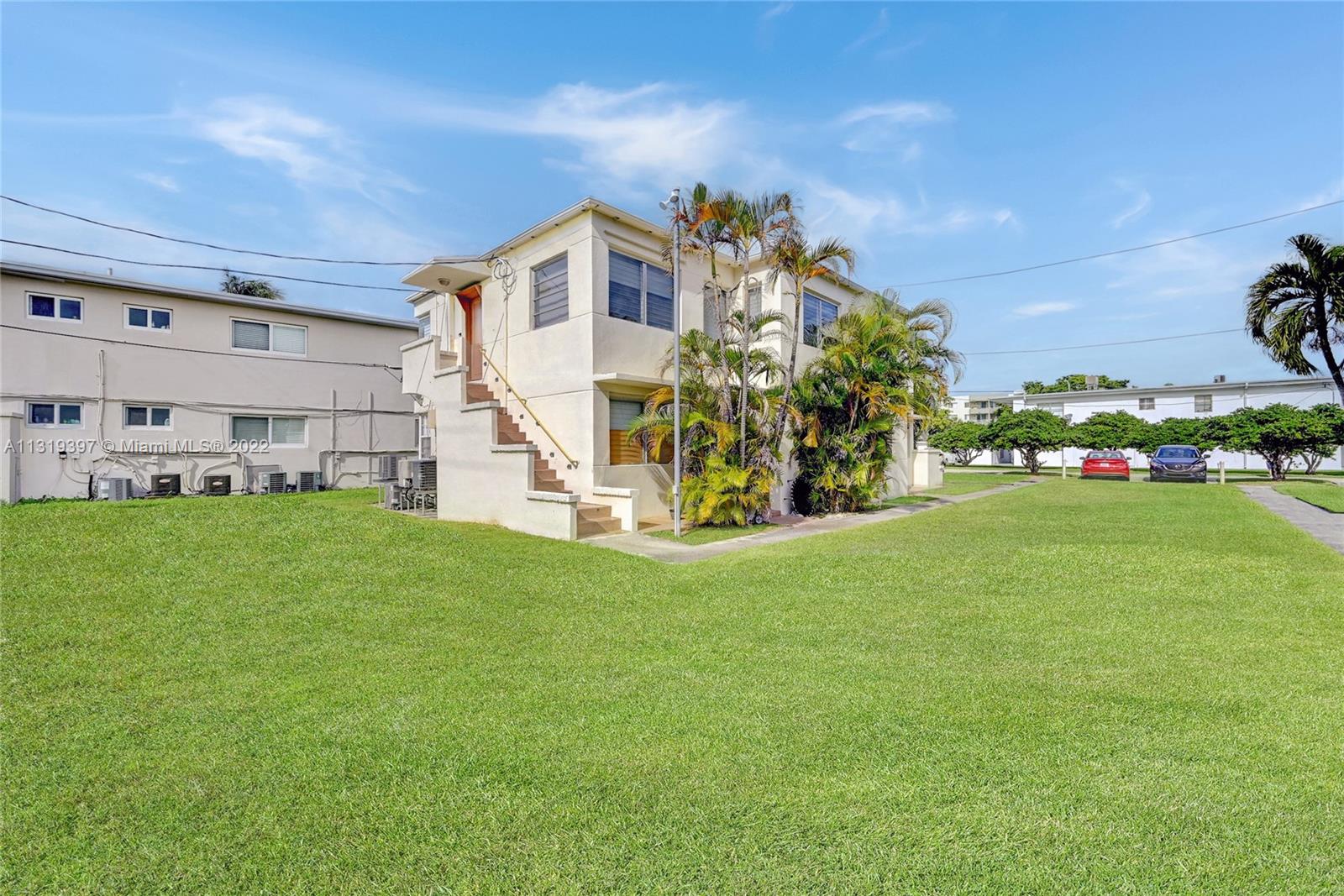 1910 And 1920 Biarritz Dr Property Photo 13