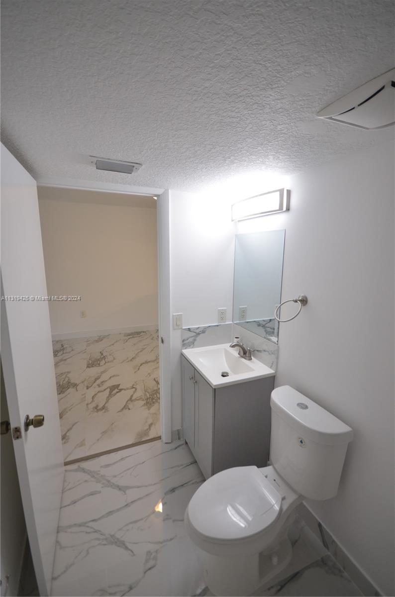 1241 Se 29th St 102 Property Photo 11