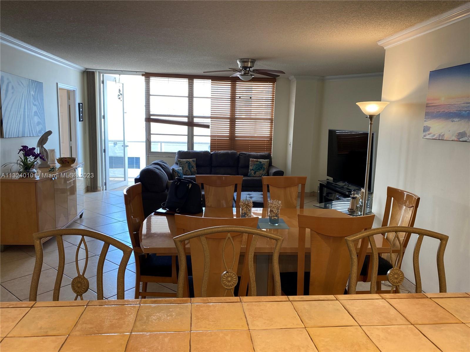 A11324010 Property Photo 4