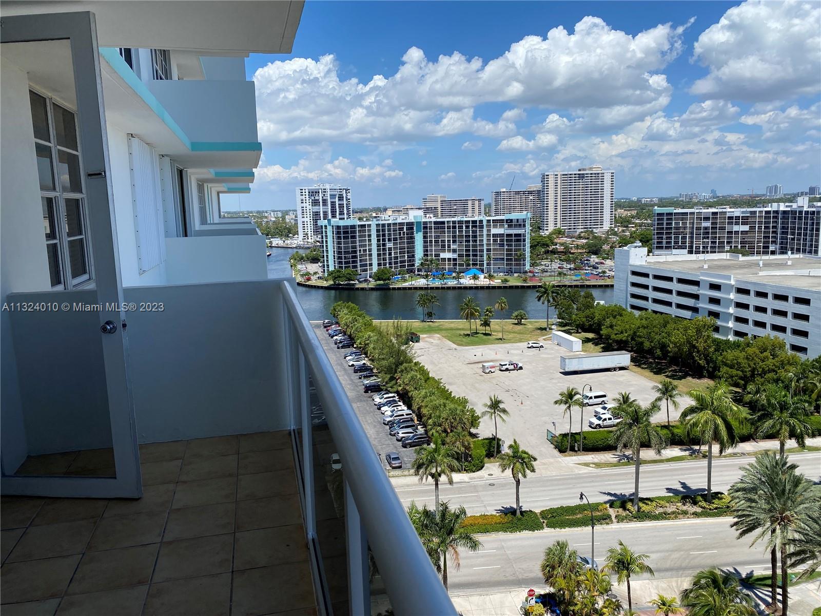 A11324010 Property Photo 6