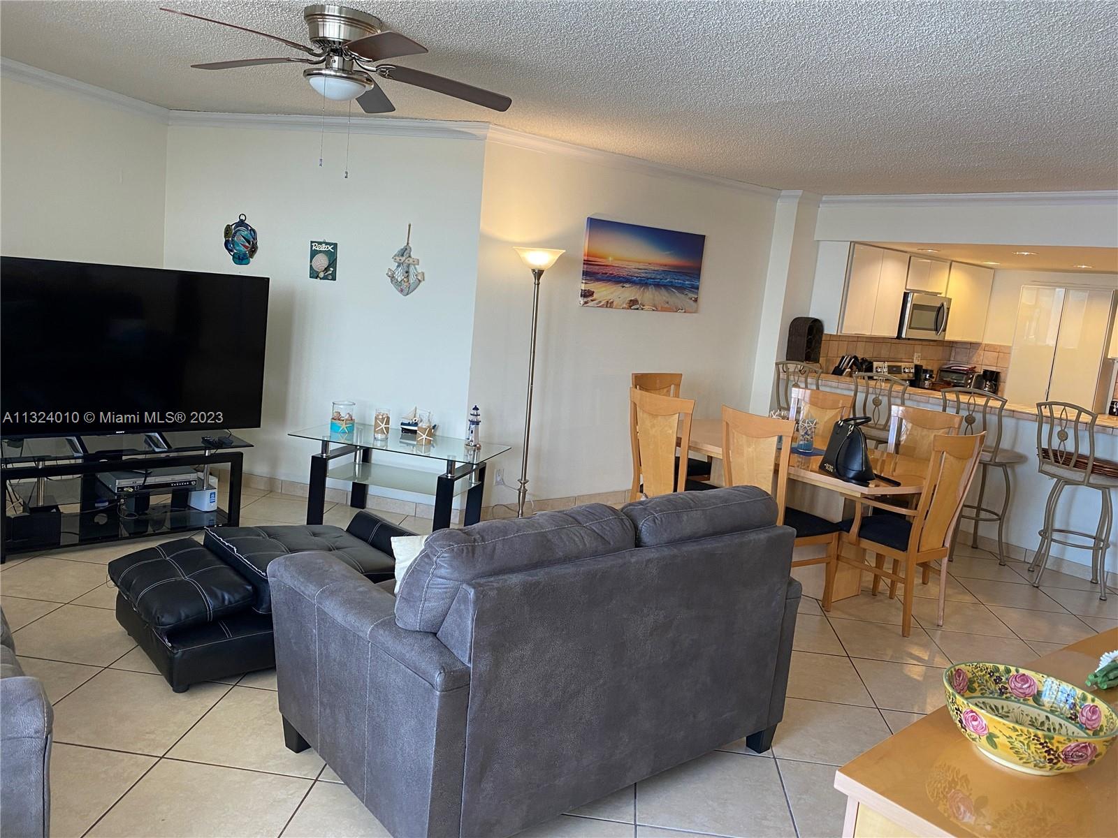 A11324010 Property Photo 10