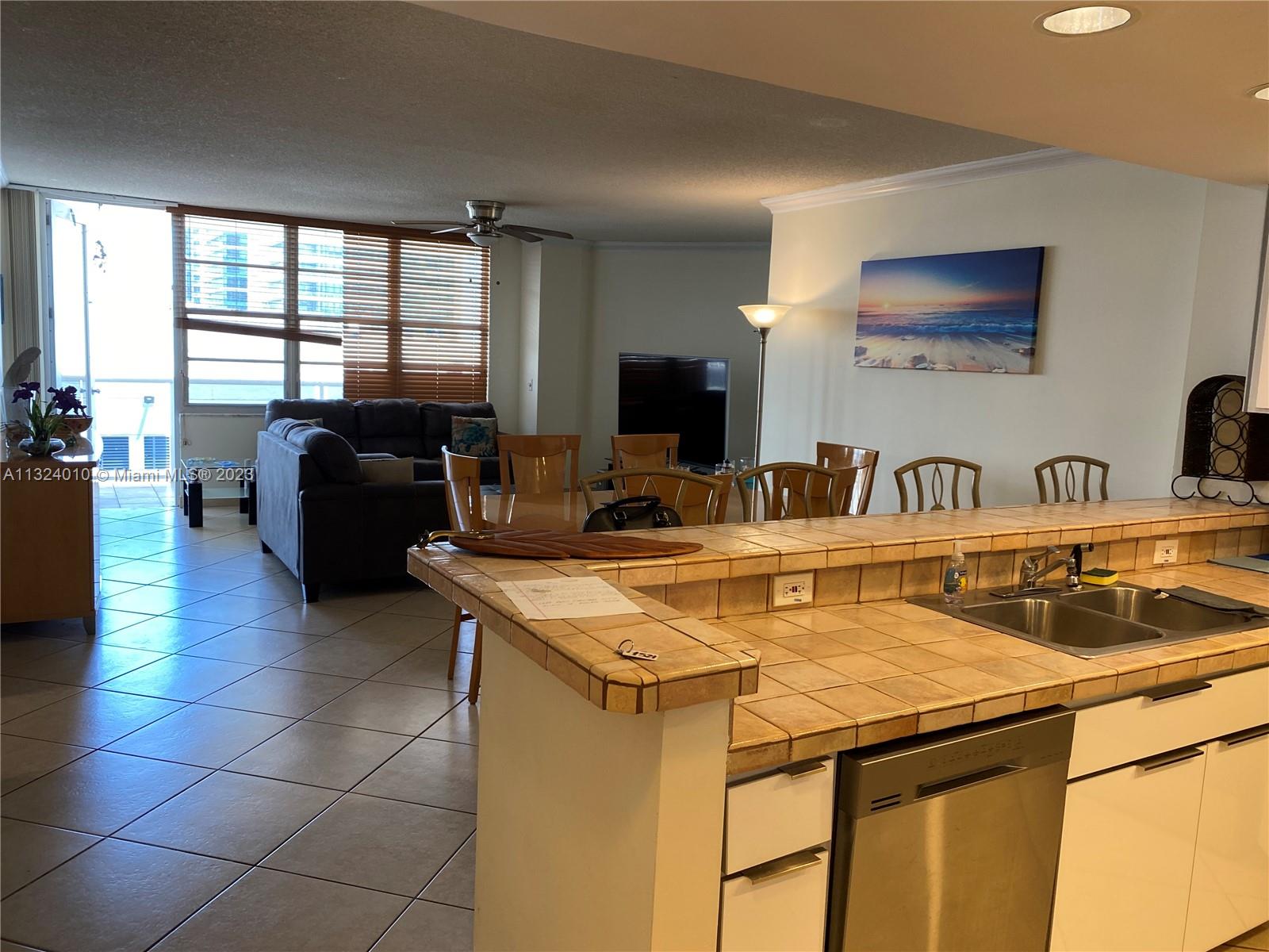 A11324010 Property Photo 21