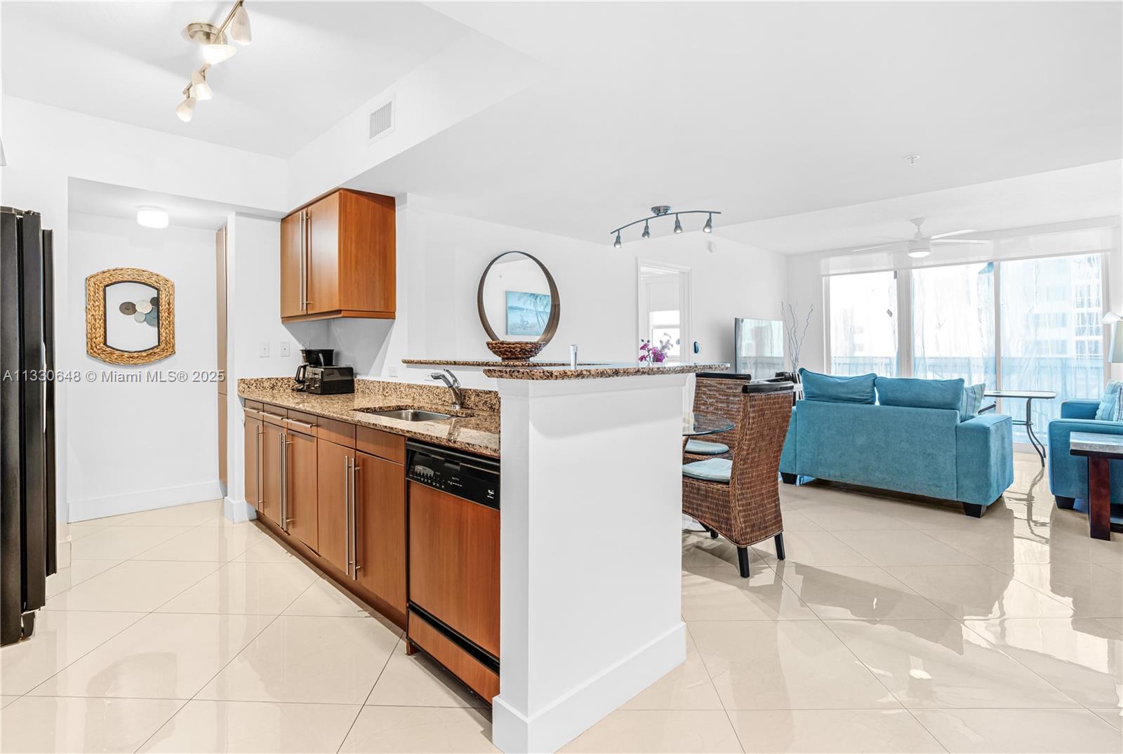 2080 S Ocean Dr, 1507. Property Photo 1