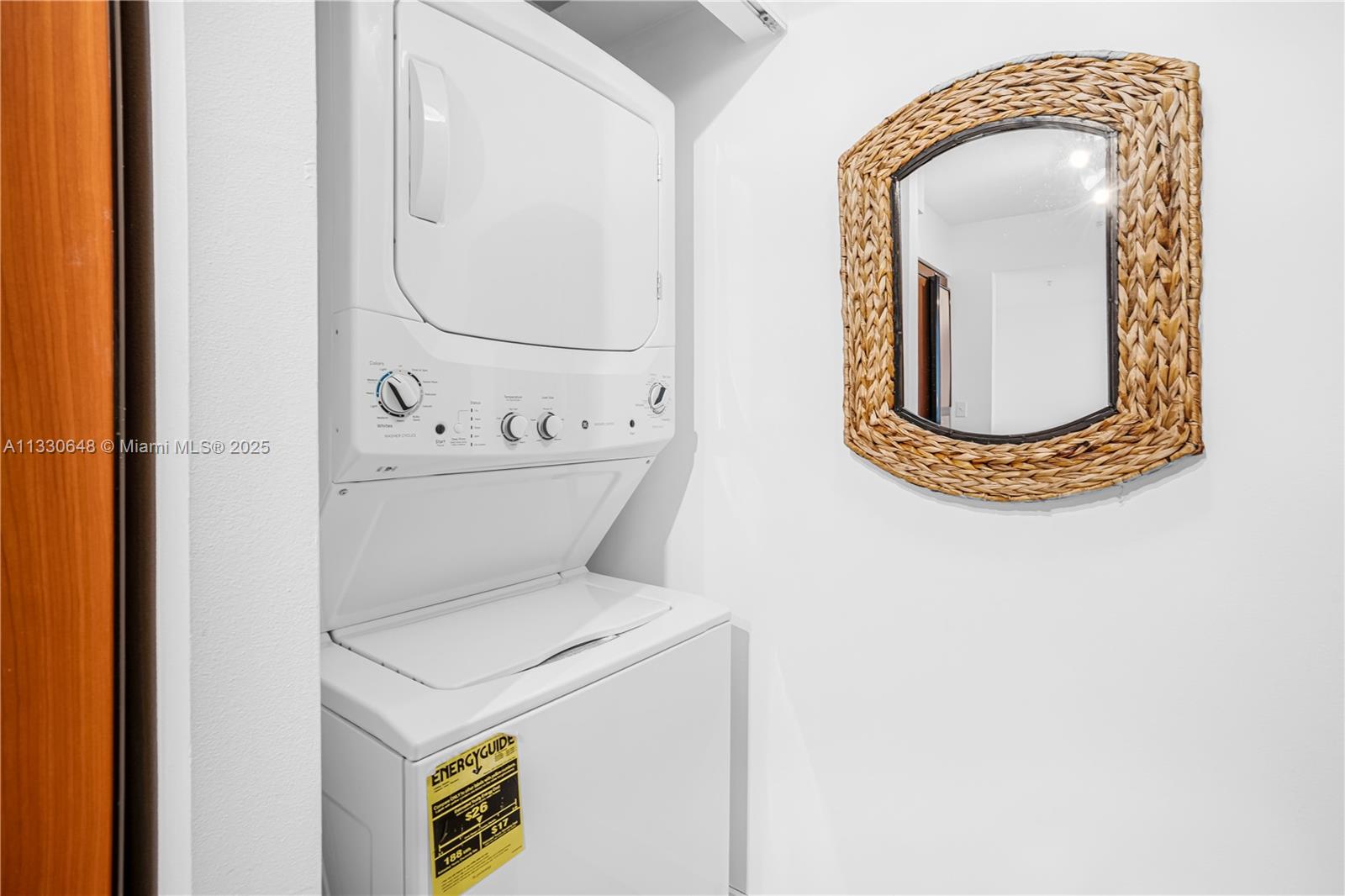 2080 S Ocean Dr, 1507. Property Photo 3