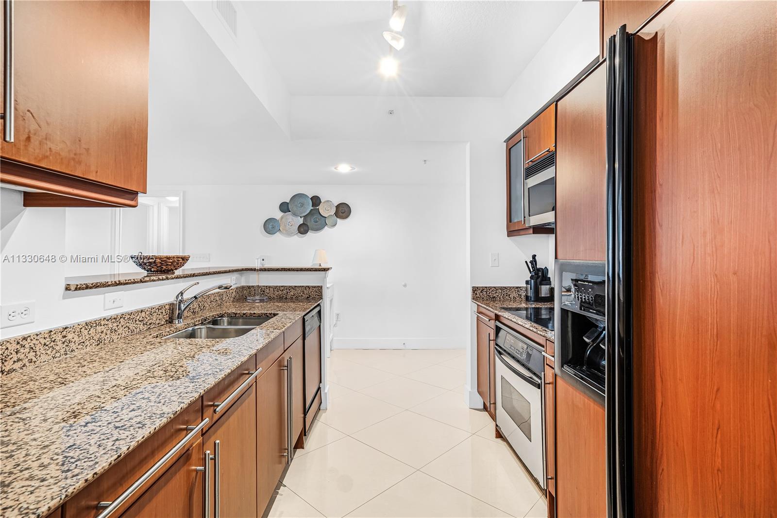 2080 S Ocean Dr, 1507. Property Photo 4