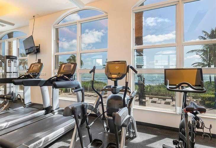 2080 S Ocean Dr, 1507. Property Photo 17