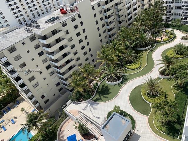 100 Lincoln Rd Property Photo 17