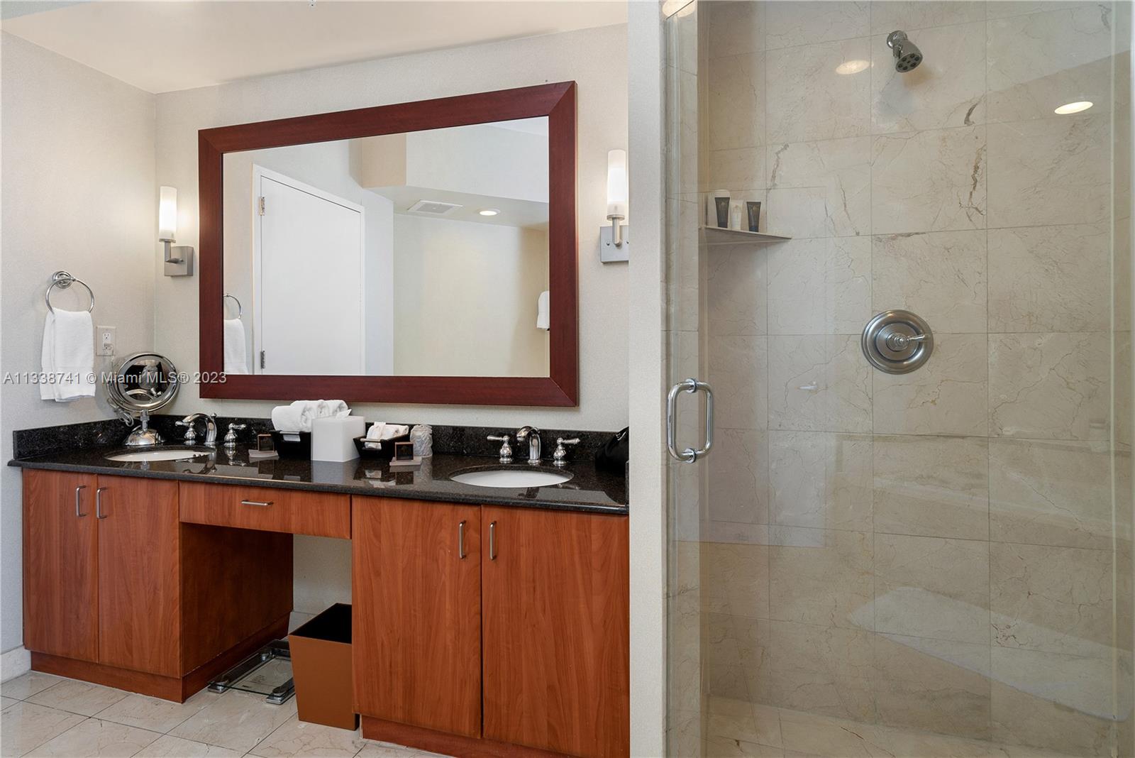 18001 Collins Ave 2009 Property Photo 11