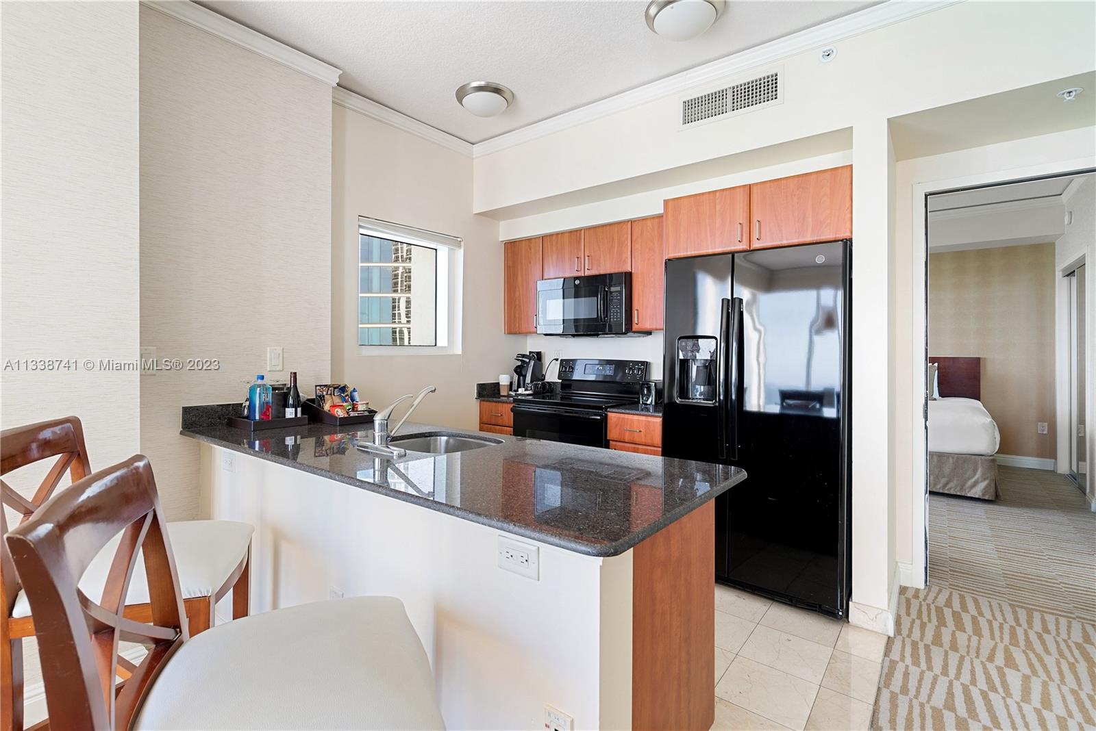 18001 Collins Ave 2009 Property Photo 13