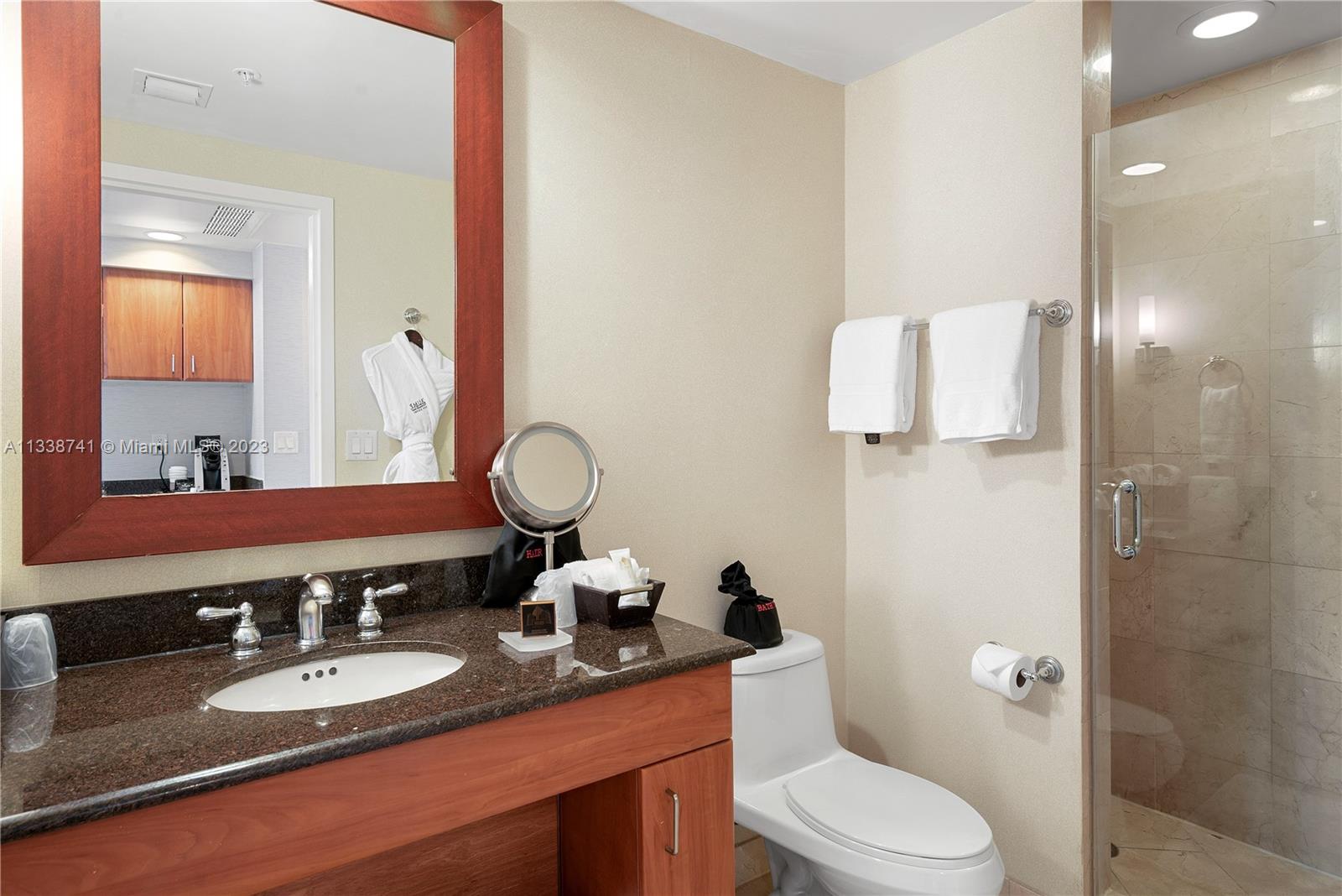 18001 Collins Ave 2009 Property Photo 16