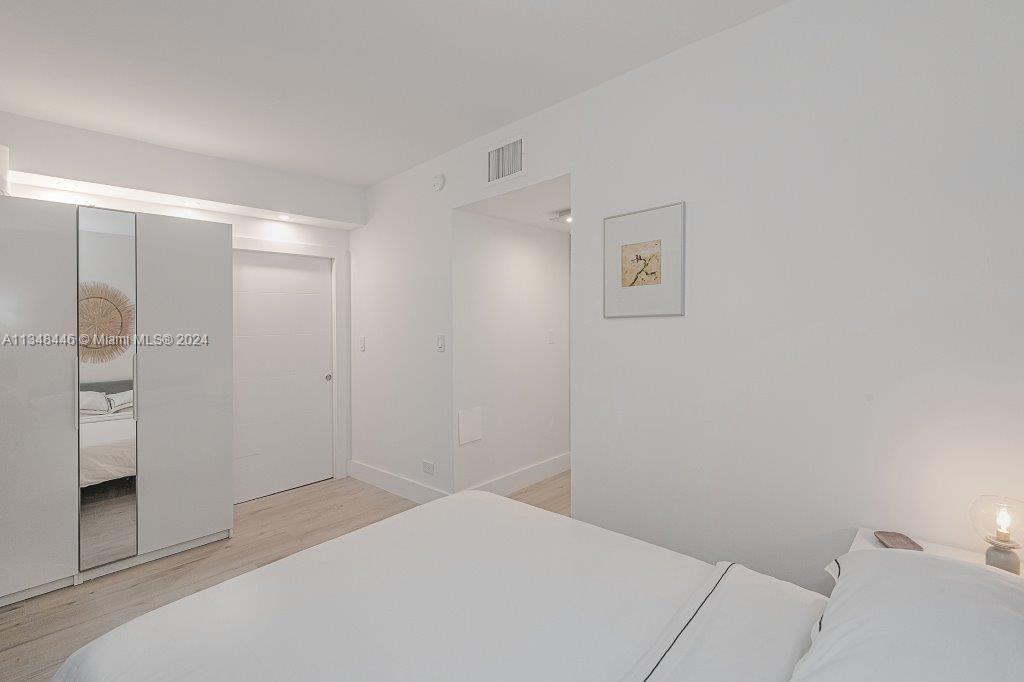 2301 Collins Ave 1115 Property Photo 12