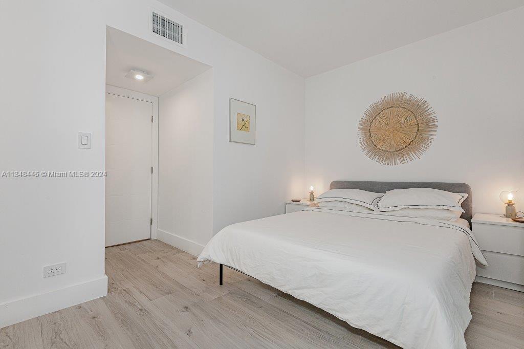 2301 Collins Ave 1115 Property Photo 13