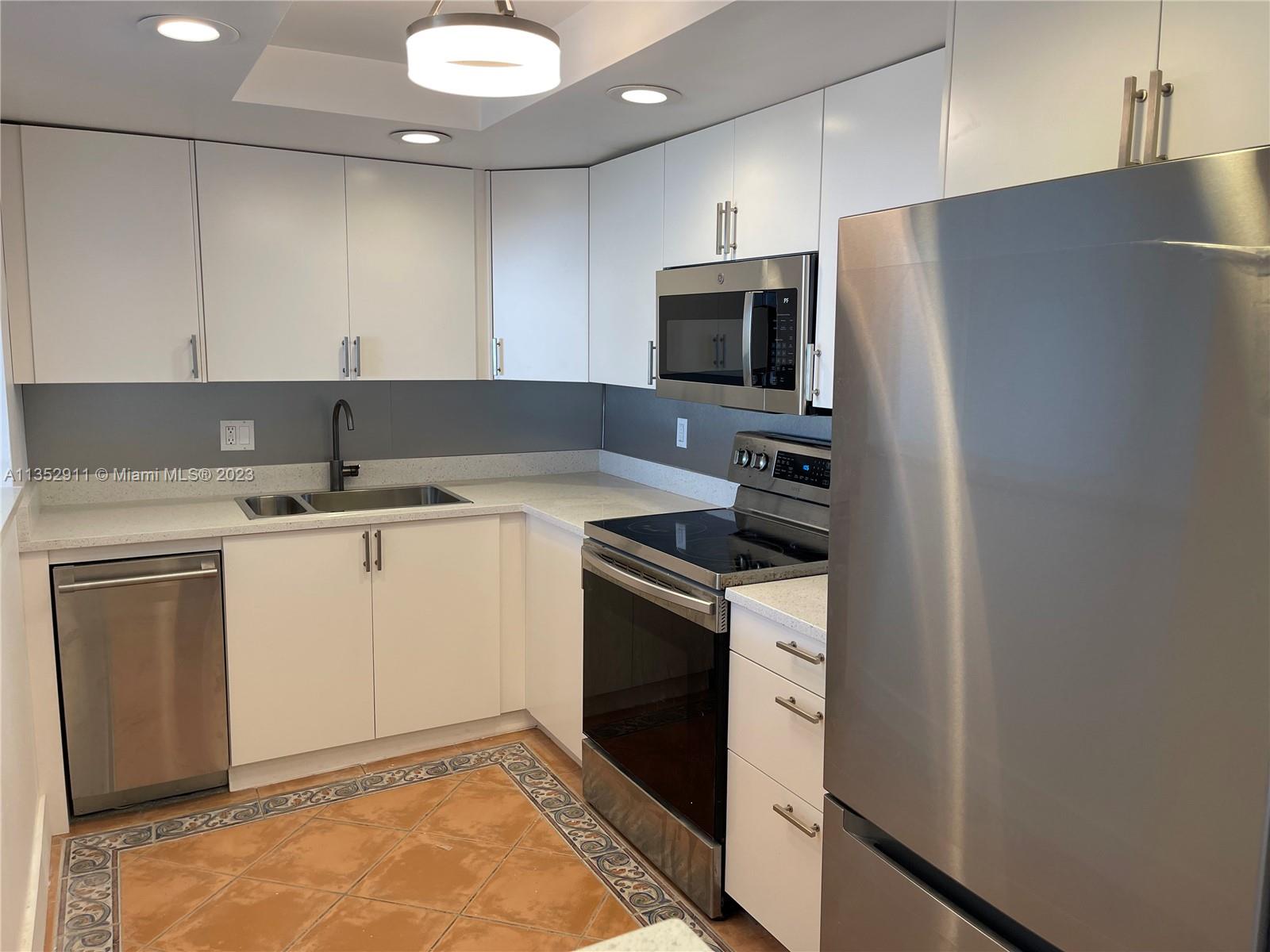 13499 Biscayne Blvd 1607 Property Photo 1