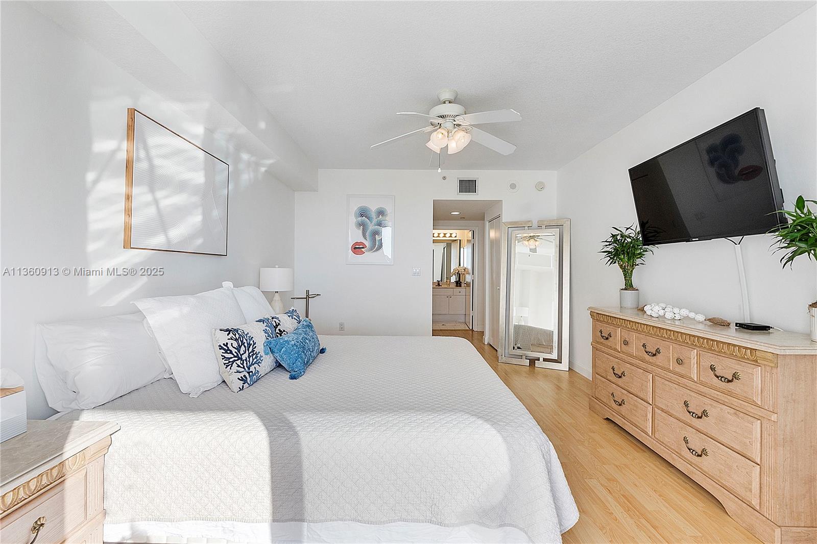17050 N Bay Rd 807 Property Photo 15
