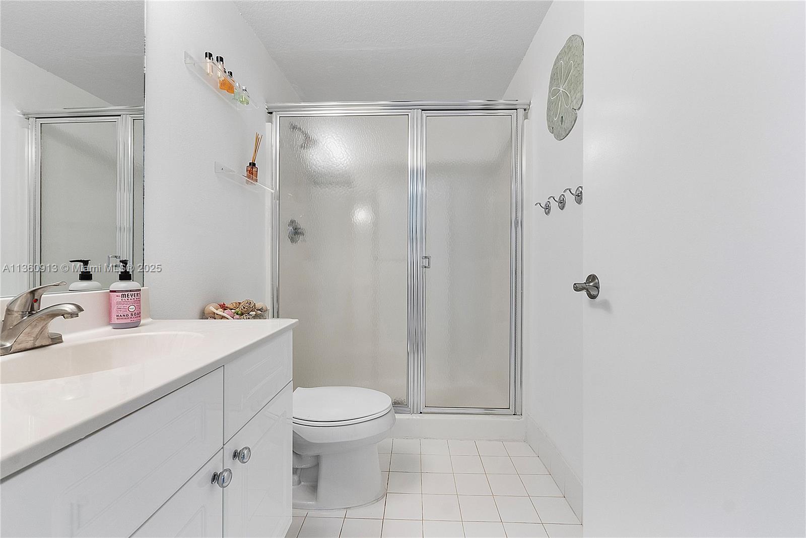 17050 N Bay Rd 807 Property Photo 29