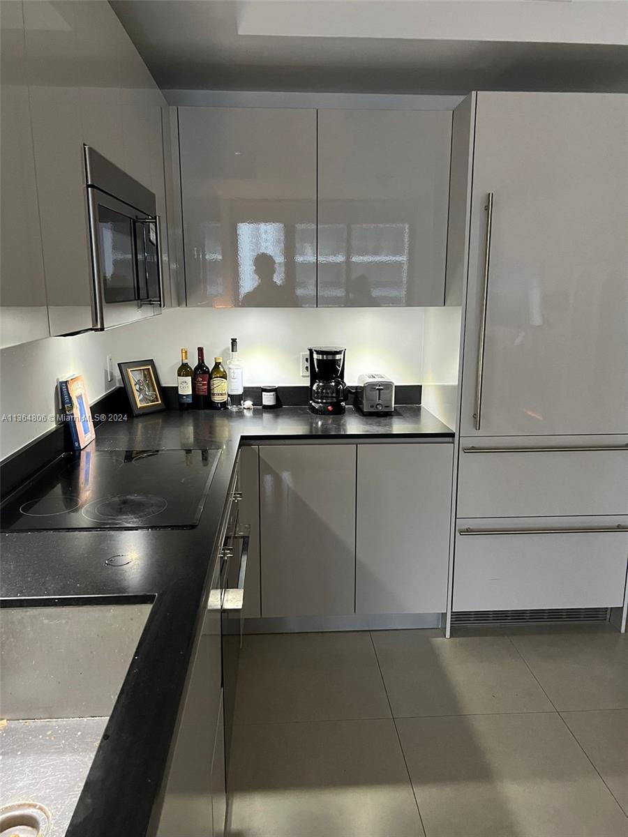 1010 Brickell Ave 2010 Property Photo 1