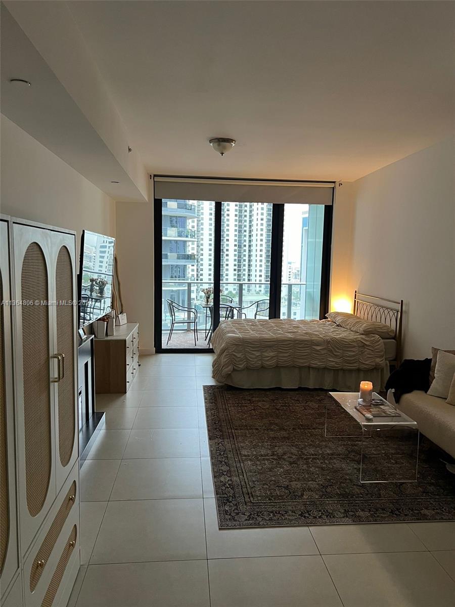 1010 Brickell Ave 2010 Property Photo 6