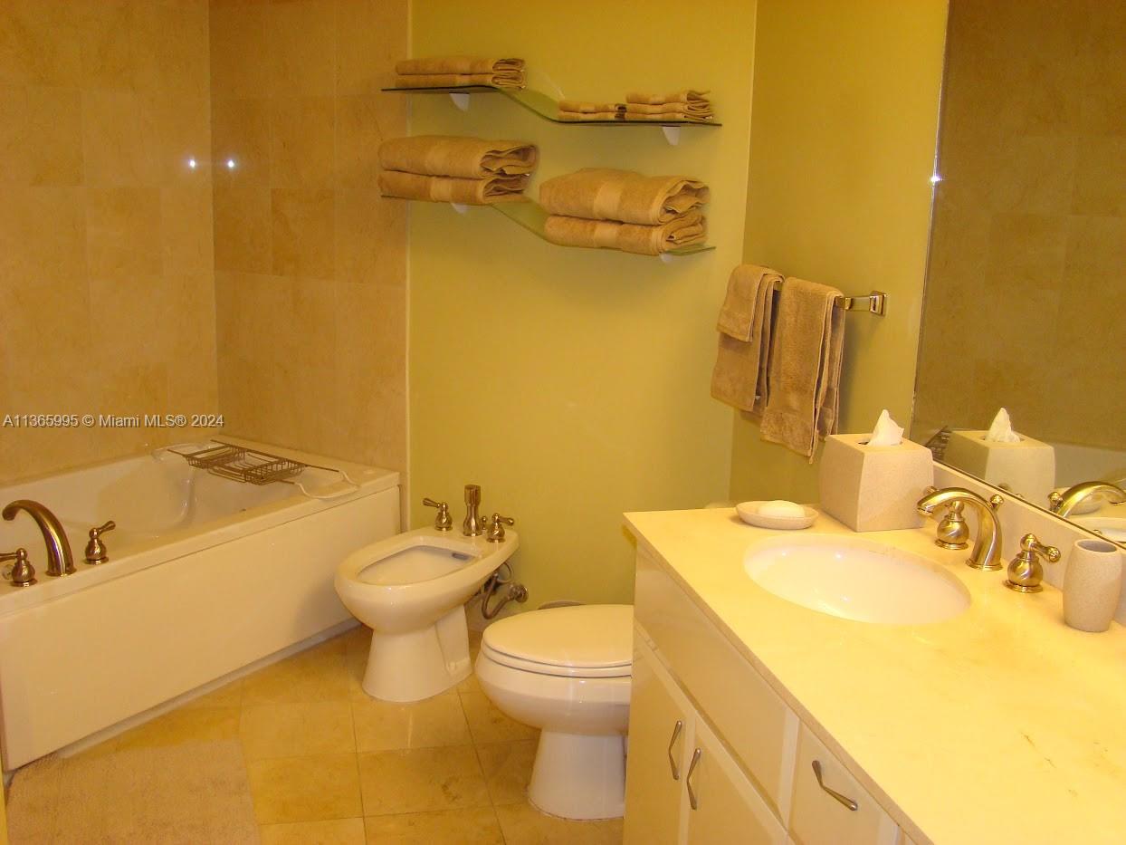 6365 Collins Av 3407 Property Photo 9