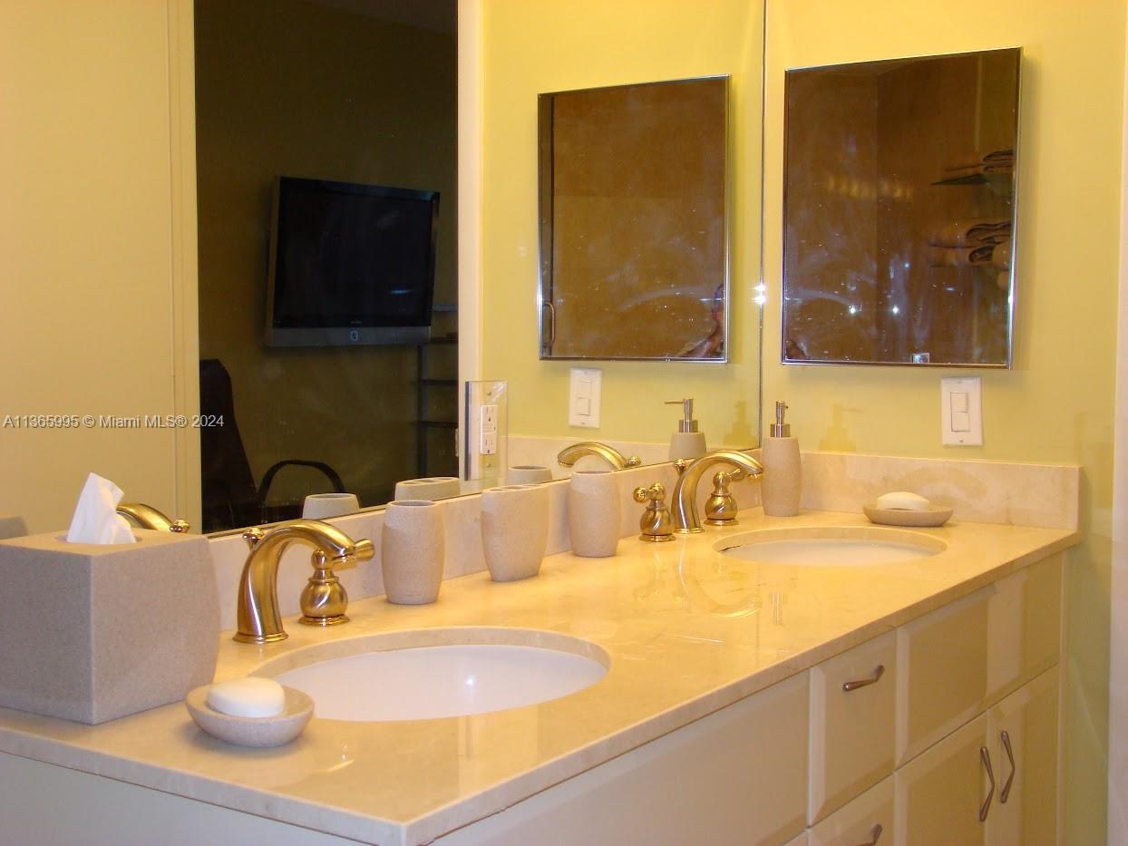 6365 Collins Av 3407 Property Photo 10