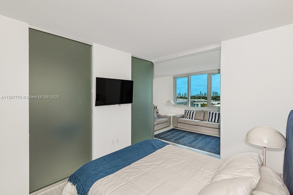 2301 Collins Ave 1032 Property Photo 1