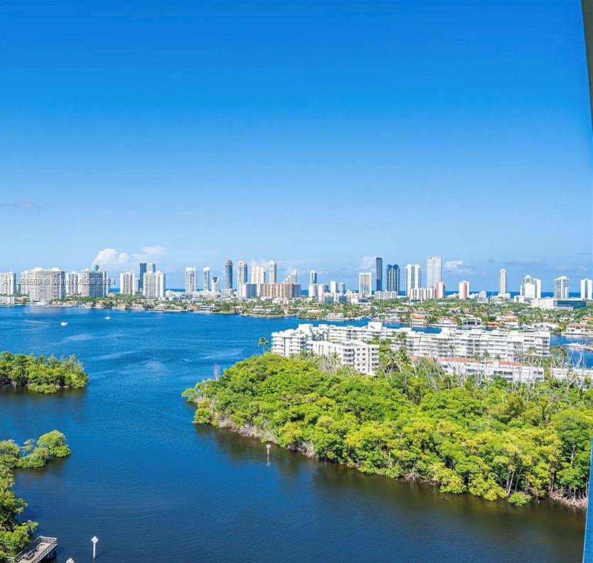 16385 Biscayne Blvd 7 Property Photo 3