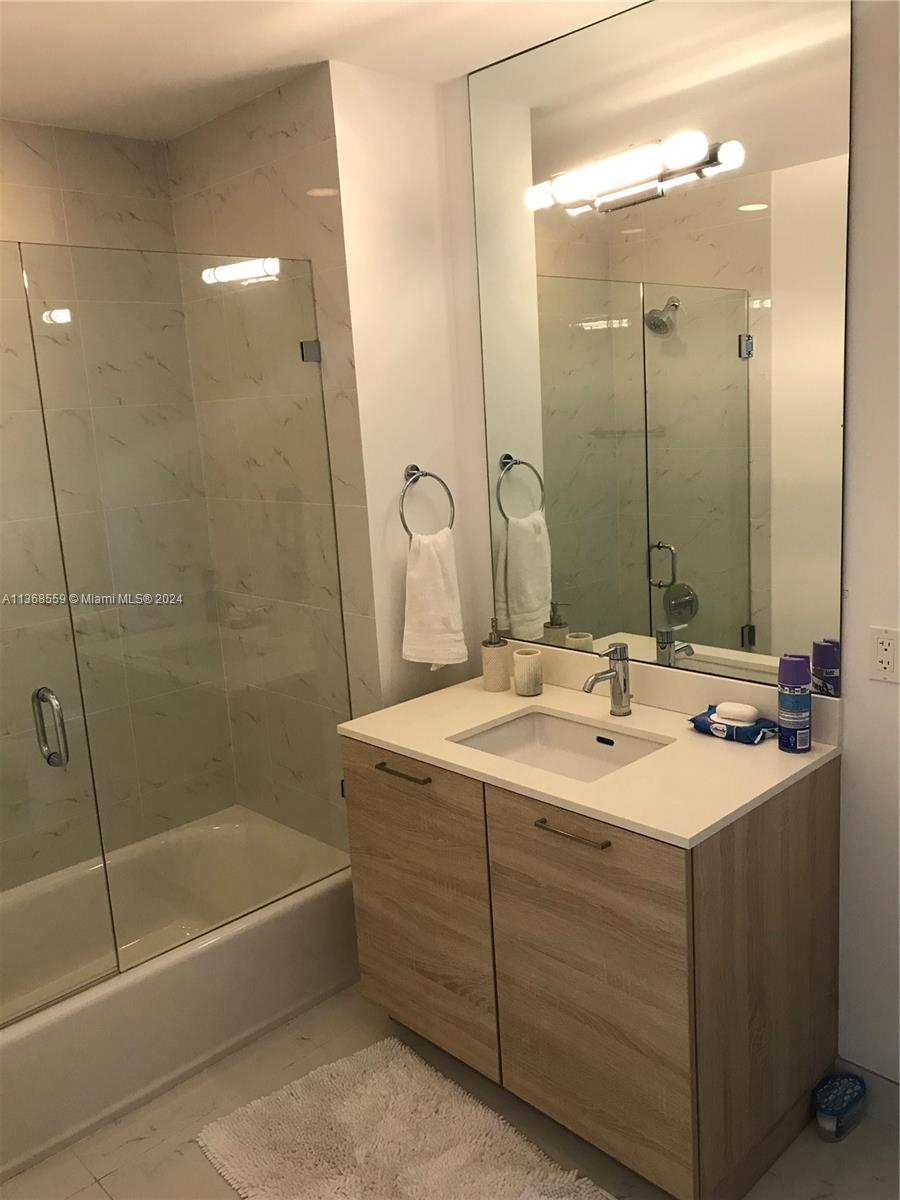 16385 Biscayne Blvd 7 Property Photo 4