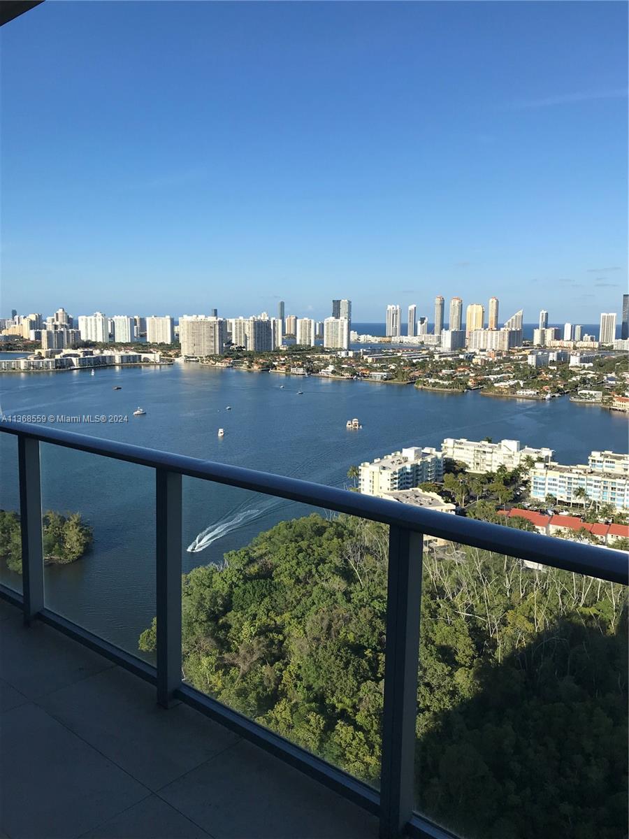 16385 Biscayne Blvd 7 Property Photo 5