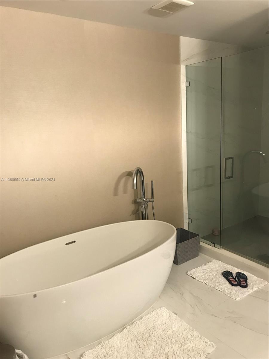 16385 Biscayne Blvd 7 Property Photo 7