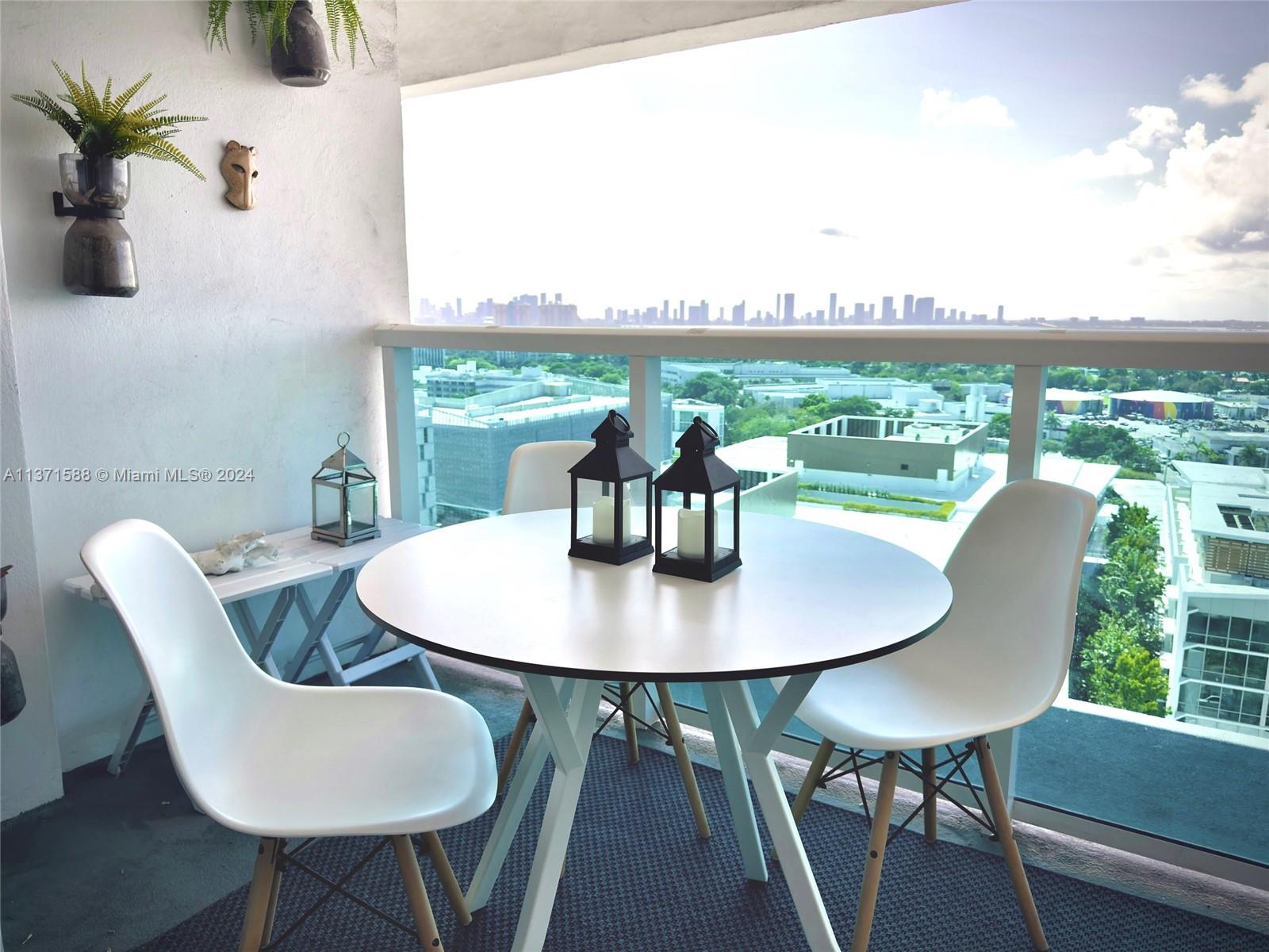 2301 Collins Ave 1626 Property Photo 17