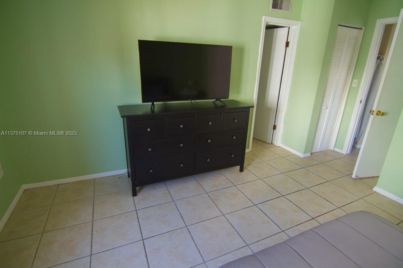 753 Michigan Ave 2d Property Photo 12