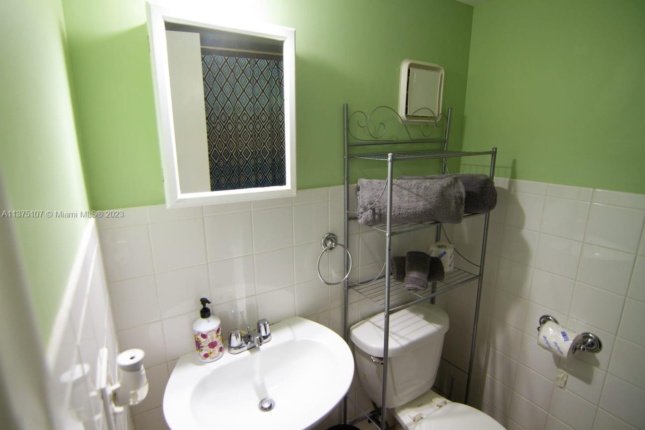 753 Michigan Ave 2d Property Photo 14
