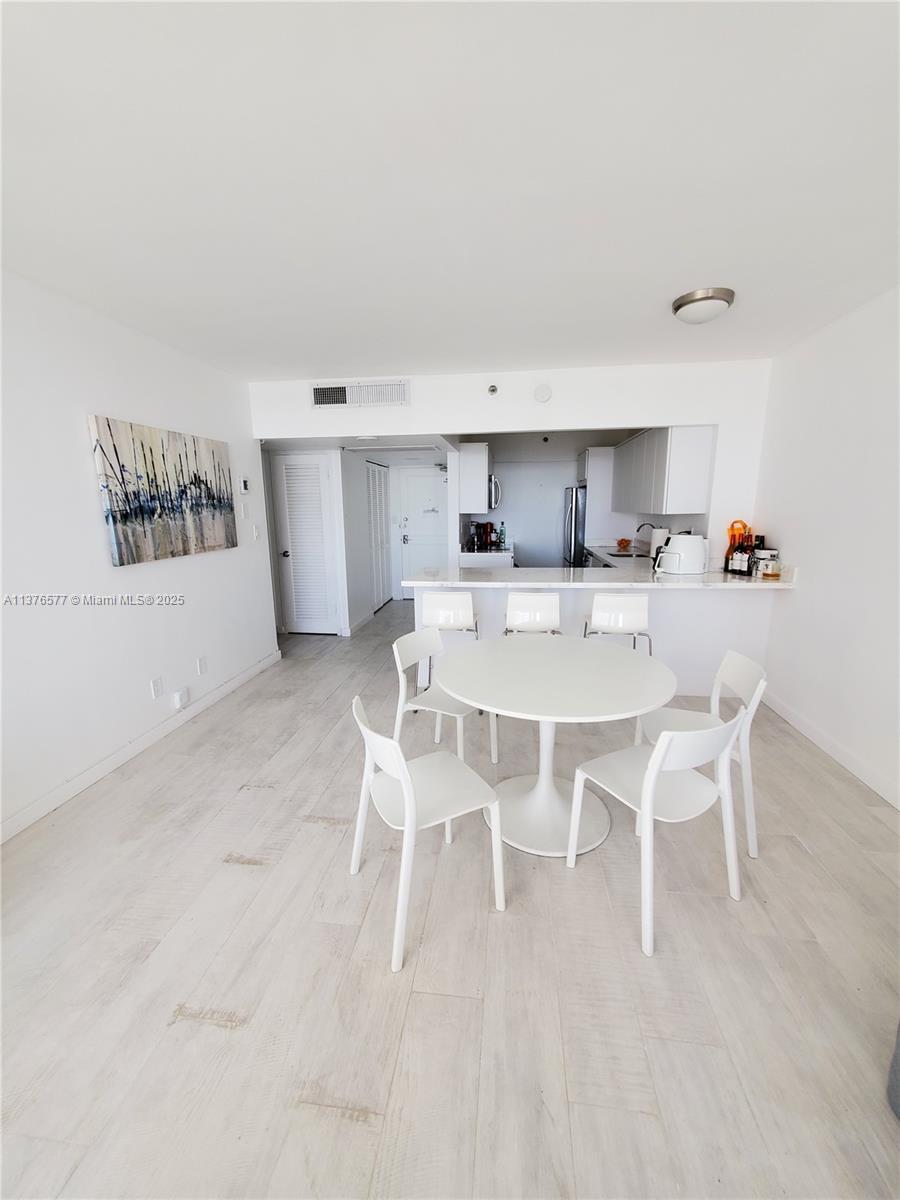100 Lincoln Rd 1244 Property Photo 18