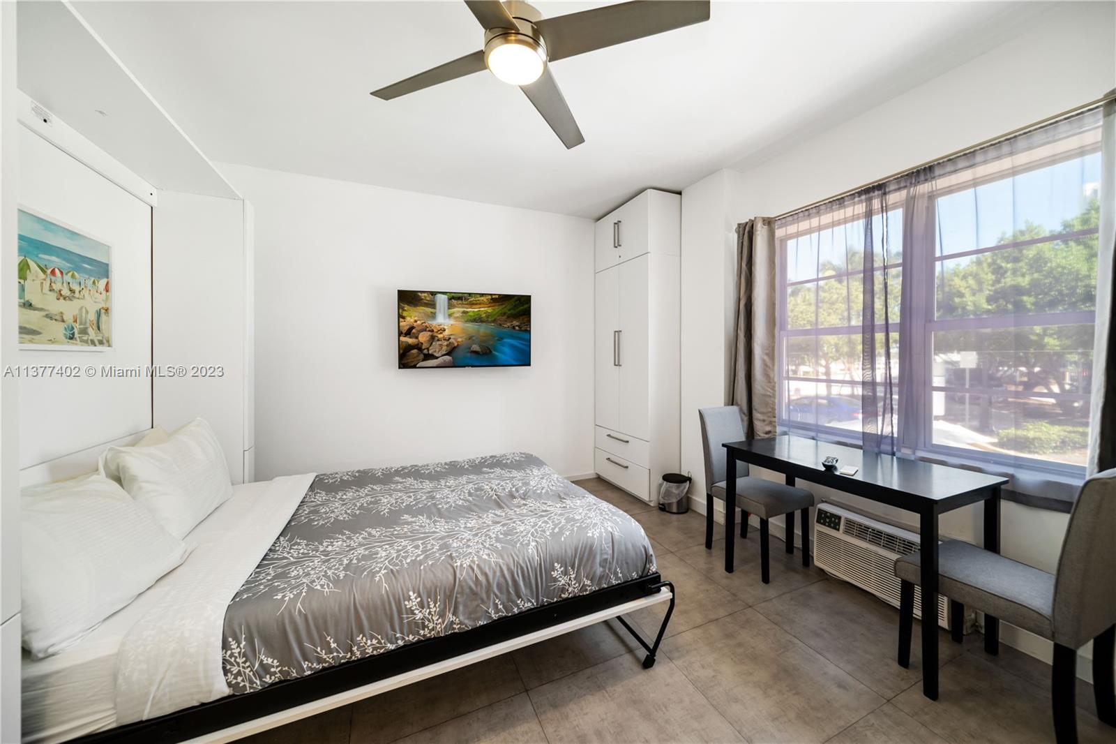 7300 Ocean Ter 110 Property Photo 10