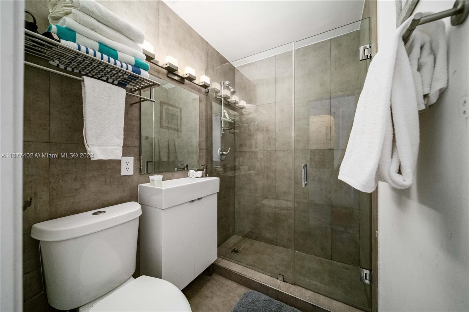 7300 Ocean Ter 110 Property Photo 15