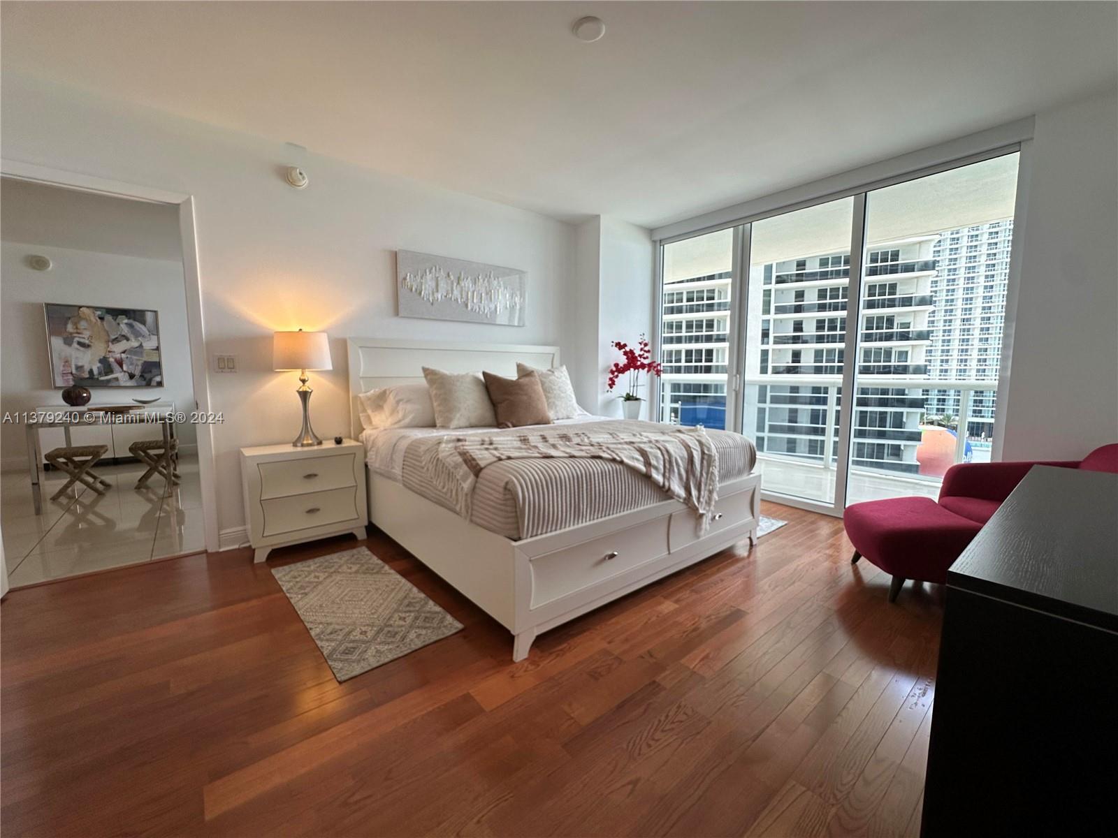1830 S Ocean Dr 2010 Property Photo 4