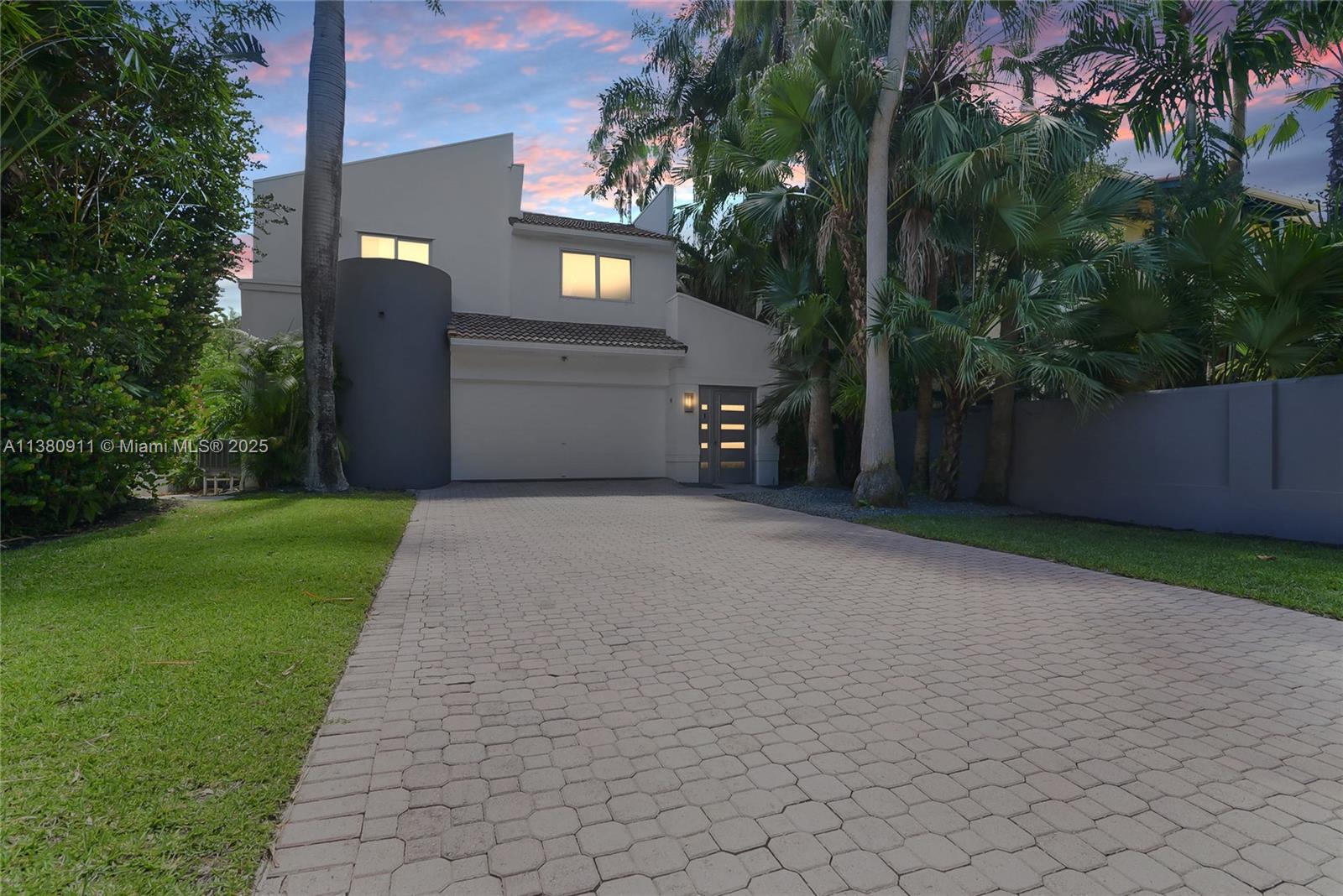 147 Golden Beach Dr Property Photo 2