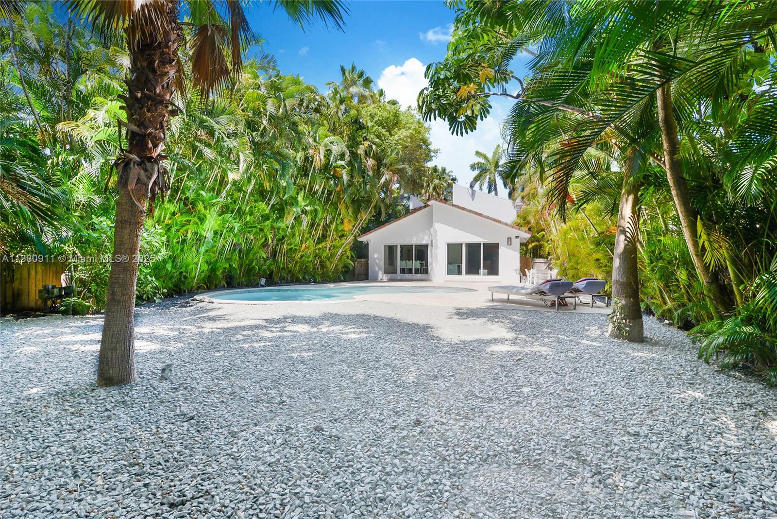 147 Golden Beach Dr Property Photo 11