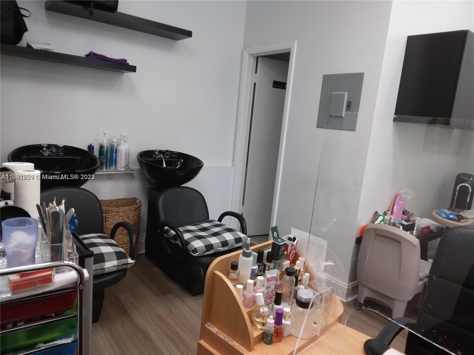 1801 S Ocean Dr Property Photo 8