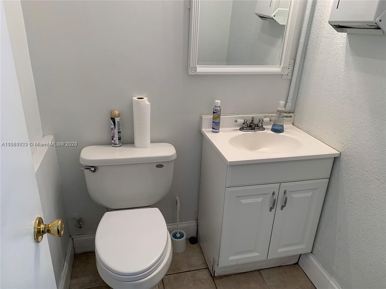 1801 S Ocean Dr Property Photo 9