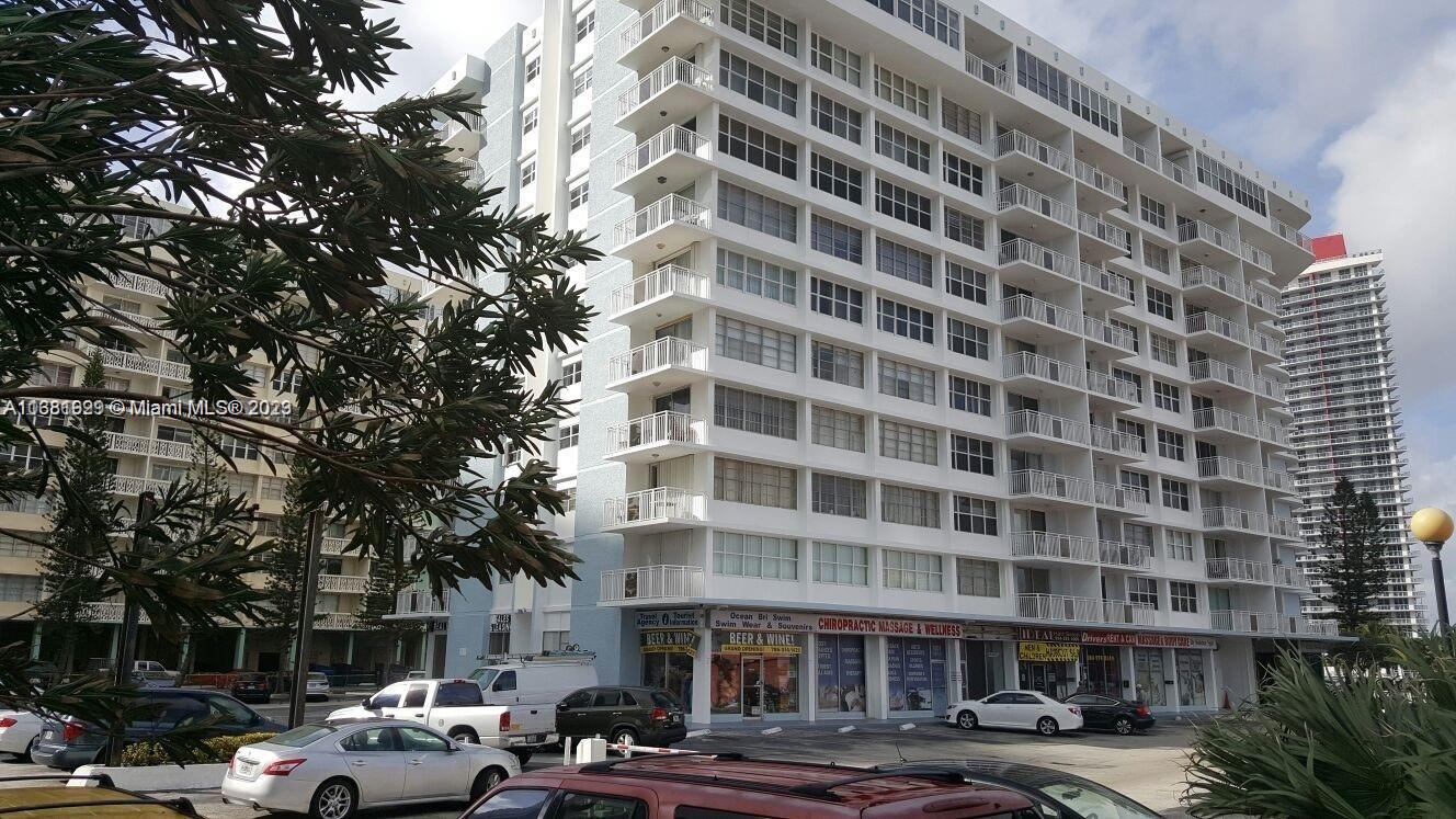 1801 S Ocean Dr Property Photo 14